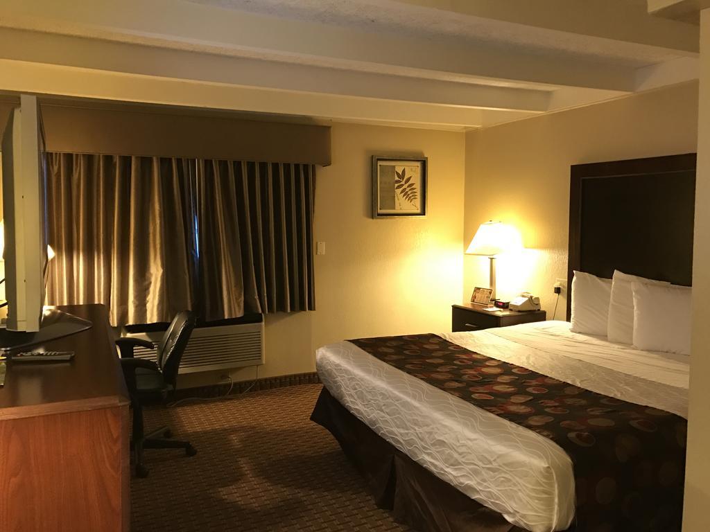 Days Inn By Wyndham Bloomington West Luaran gambar
