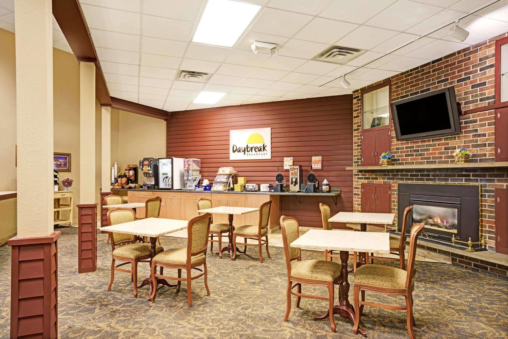 Days Inn By Wyndham Bloomington West Luaran gambar